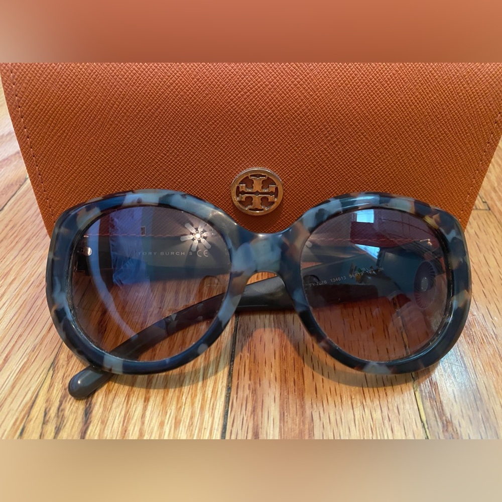 Tory Burch Oversized Shades
